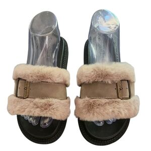 EUC RACHEL ROY FAUX FUR BUCKLE SLIDES SANDALS  TAUPE BLUSH SZ6